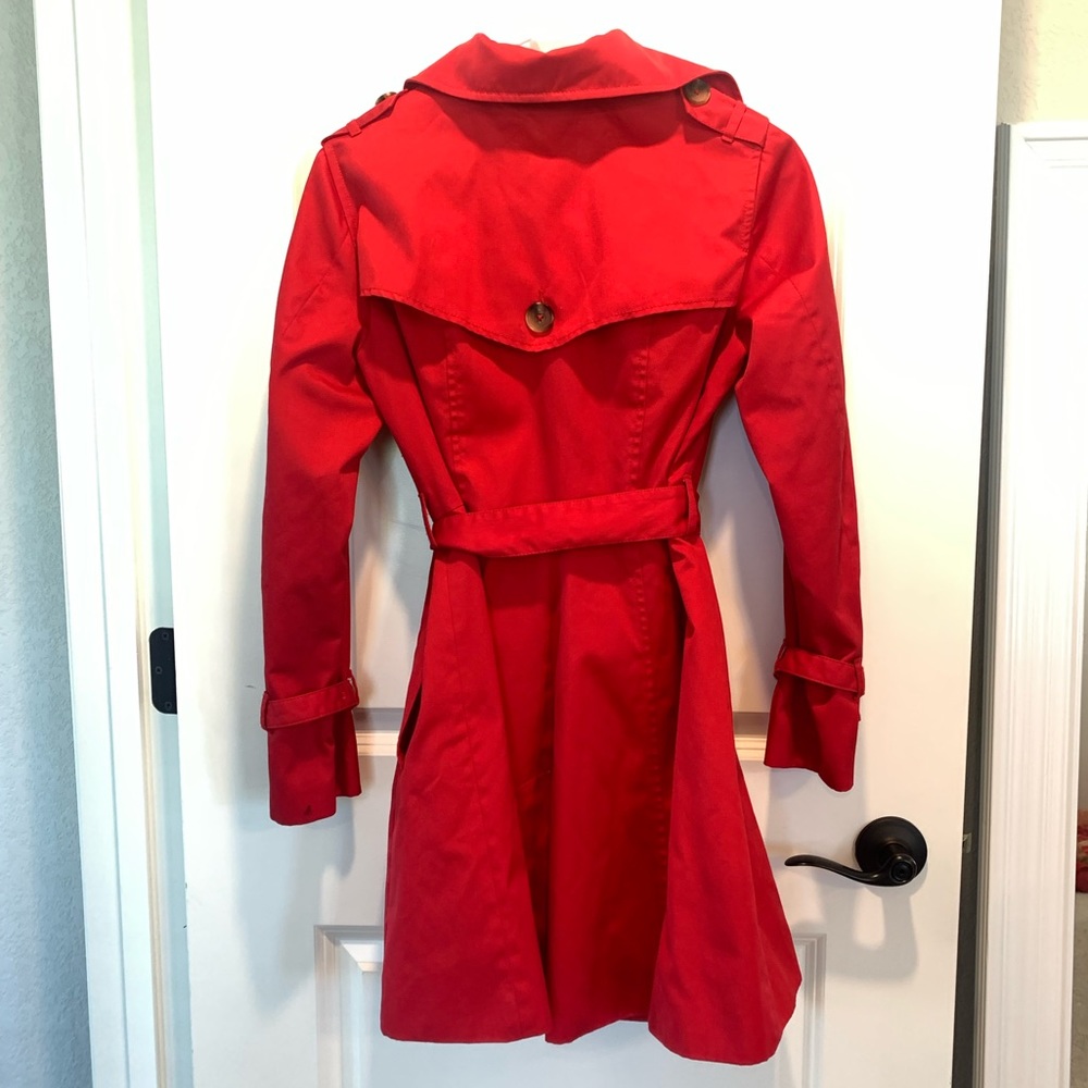 Red Raincoat - Picture 2 of 5